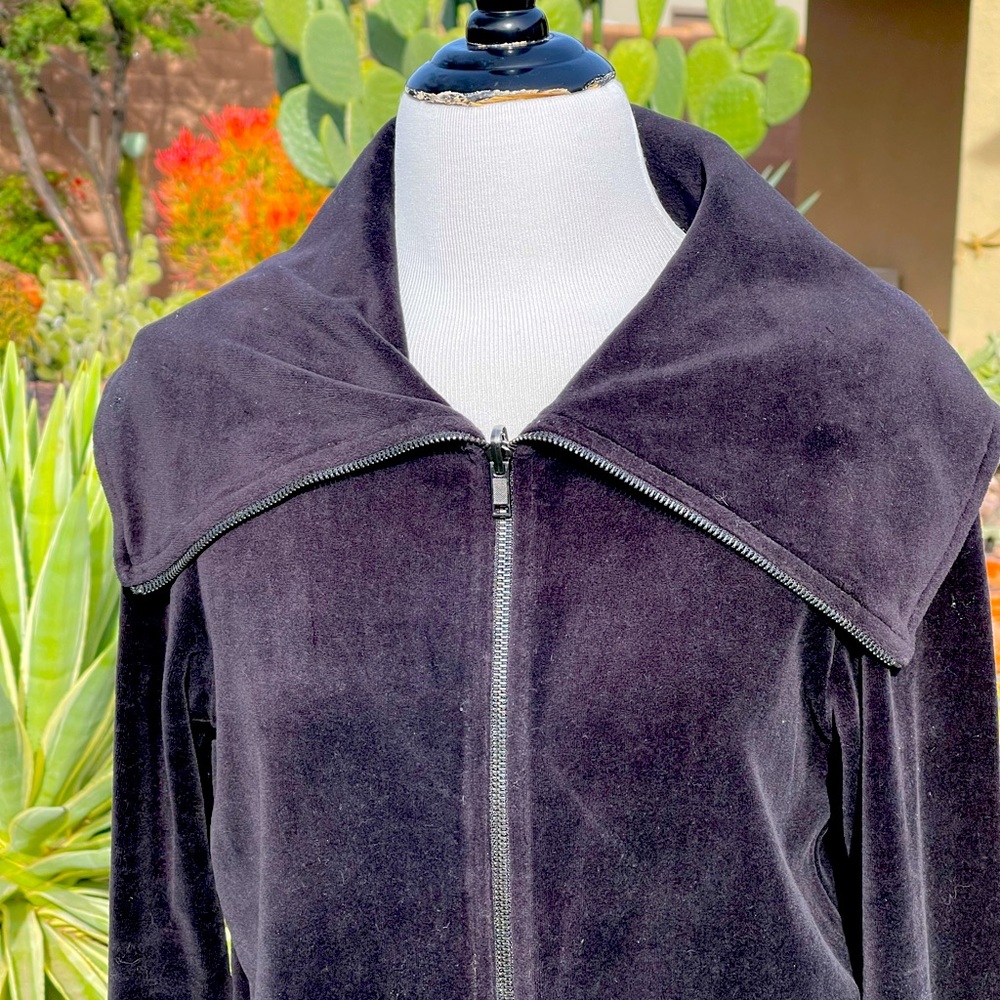 THREADS CASUAL TOP - Picture 3 of 5